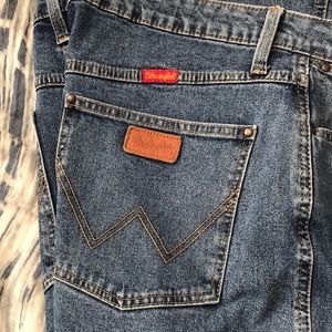 Wrangler womens 11/12 x 32 stretch jeans